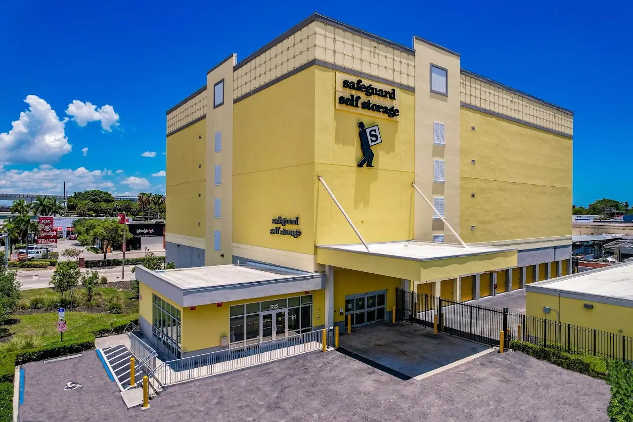 Safeguard Self Storage, RV storage in Miami