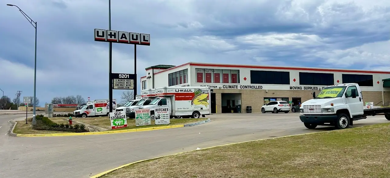 Self-Storage at U-Haul, RV storage in Haltom City