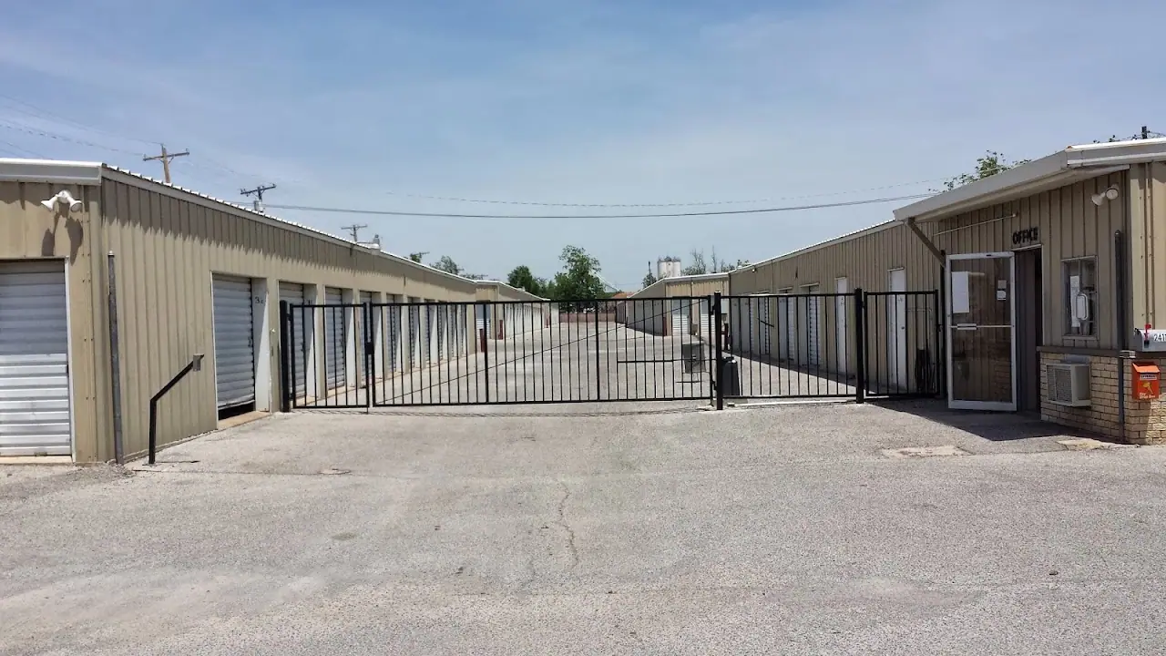 American Self Storage #13, RV storage in Lawton