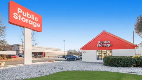 Public Storage photo 2