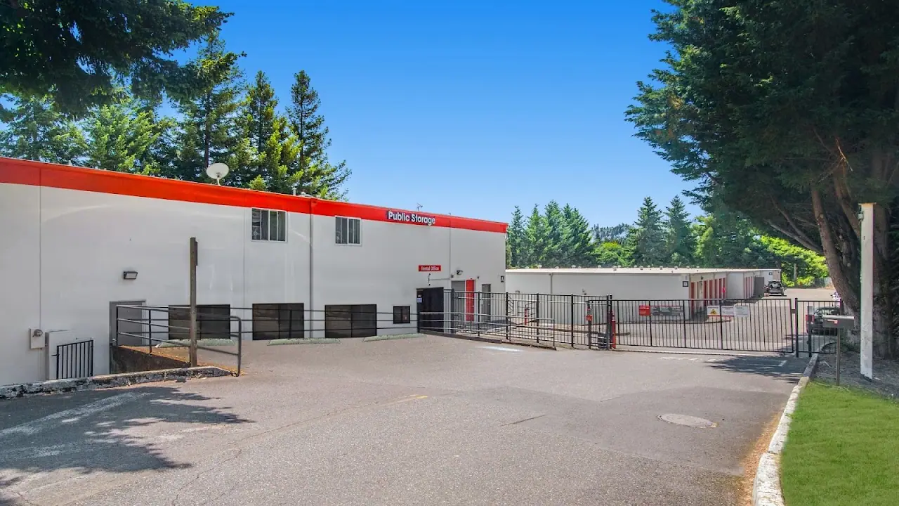 Public Storage, RV storage in Lake Oswego