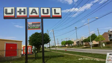 U-Haul Moving & Storage of Grand Prairie in Grand Prairie, TX