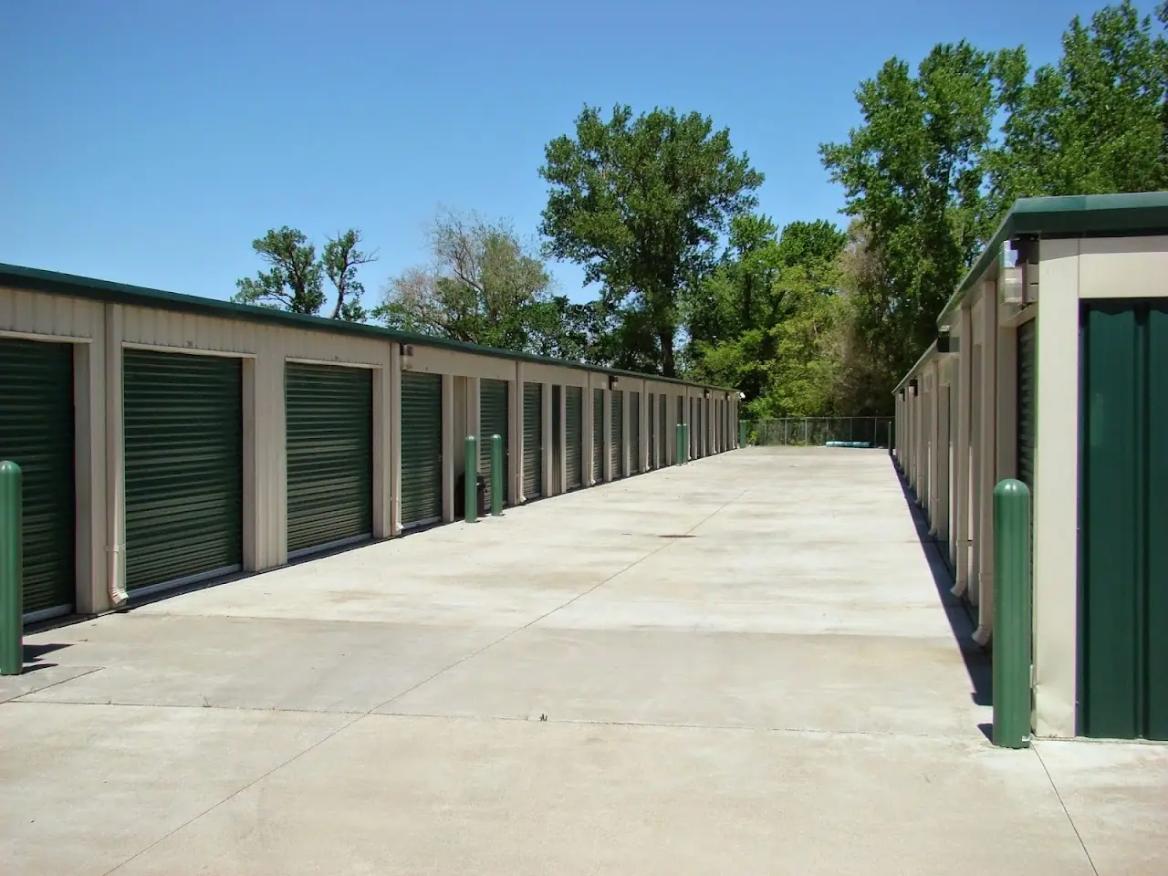 Leisure Self Storage, RV storage in Manhattan
