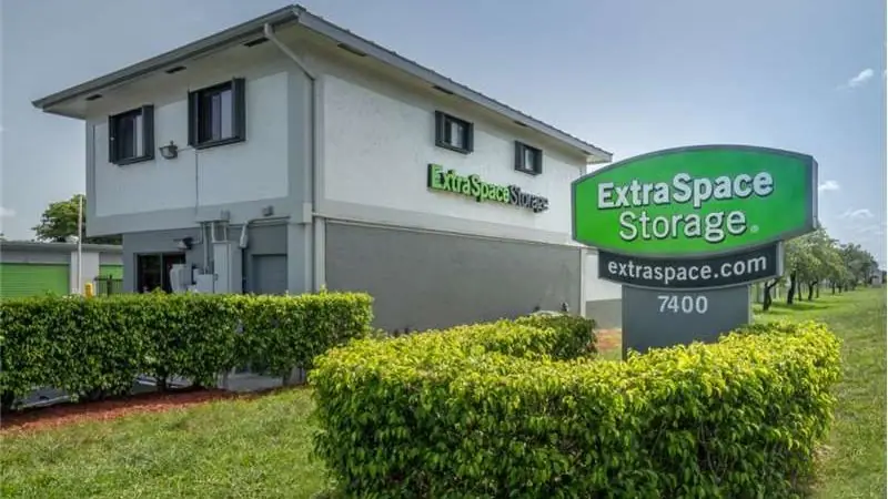 Extra Space Storage, RV storage in North Lauderdale