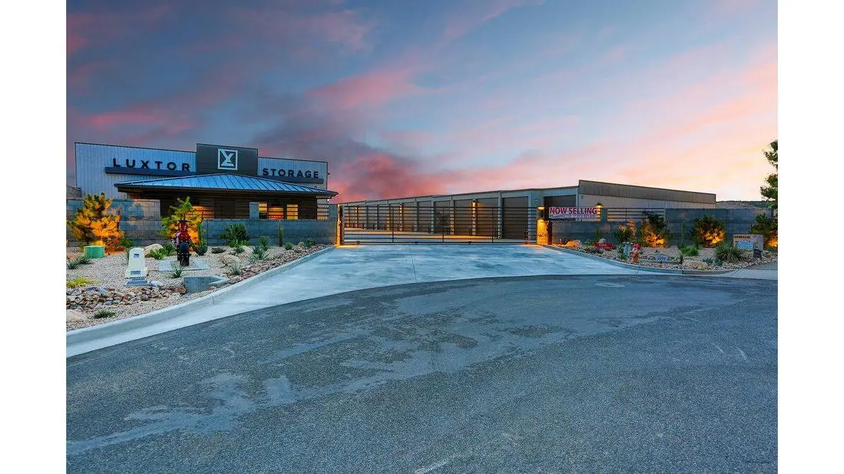 LUXTOR 5-Star Luxury RV Storage, RV storage in Prescott