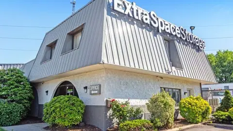 Extra Space Storage in Elizabeth, NJ