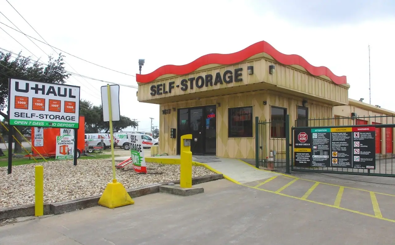 Self-Storage at U-Haul, RV storage in Pflugerville