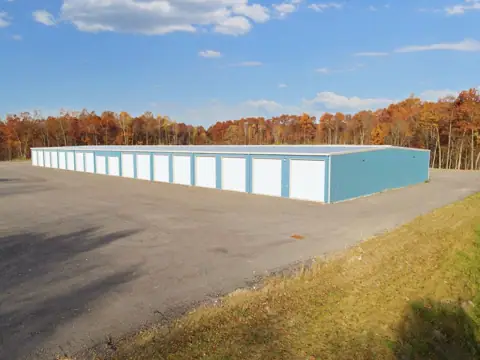 Fremont Luxury Storage Garages in Fremont, IN