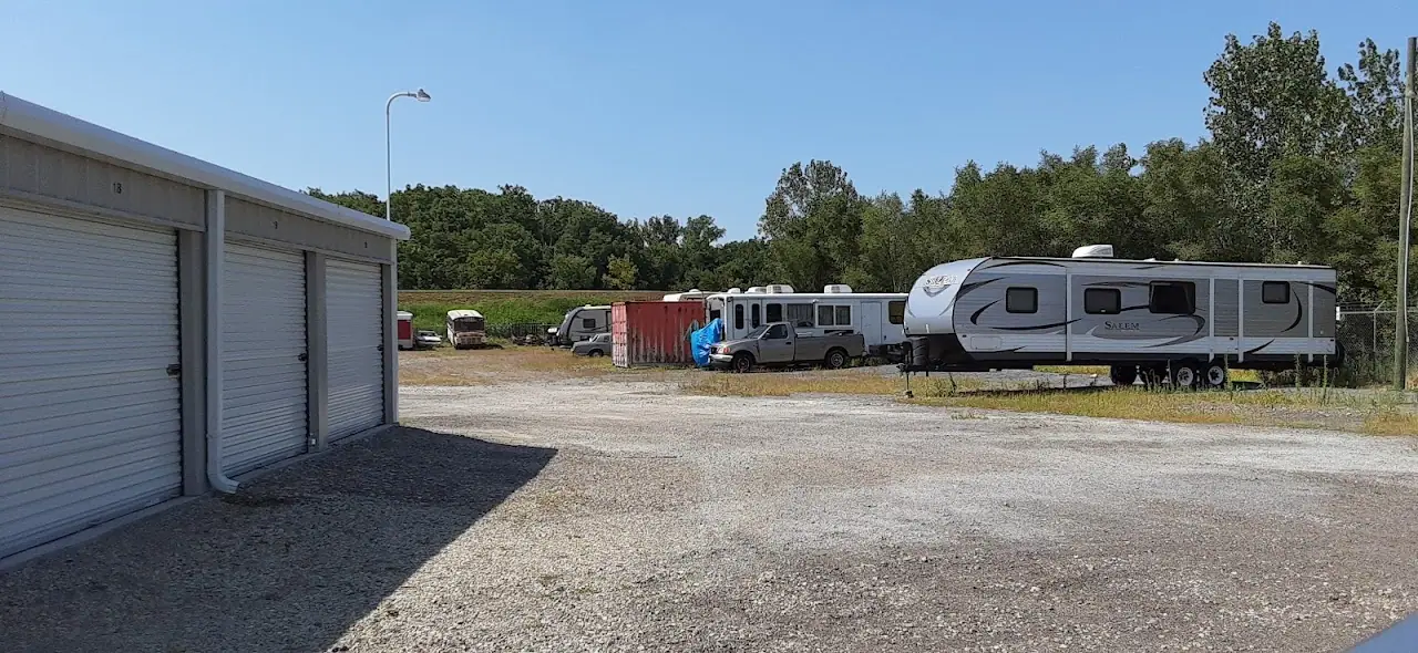 J & J Store & Lock, RV storage in Middletown