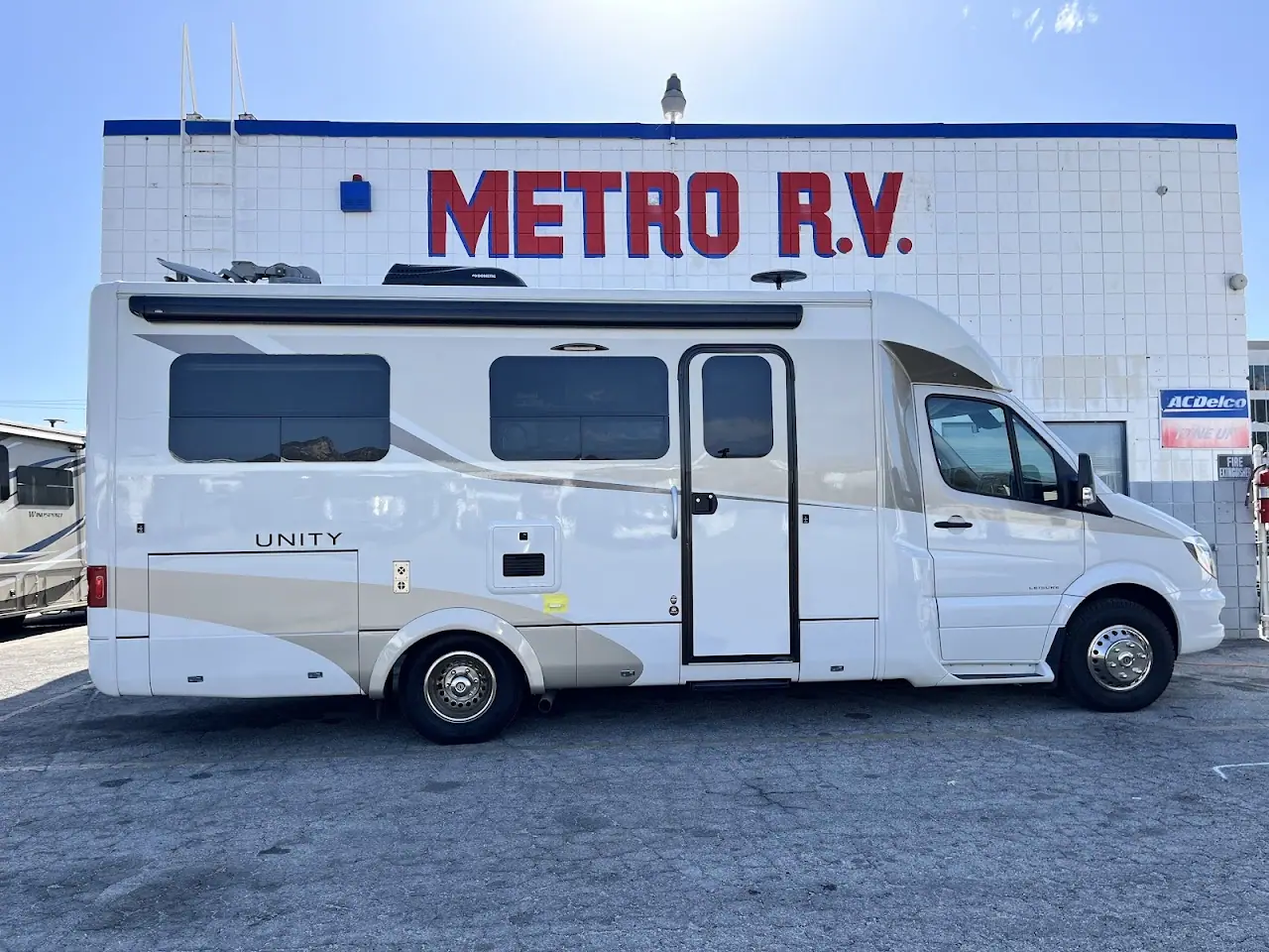 Metro RV Sales | Rentals | Storage | Repairs & Consigment Los Angeles, RV storage in Burbank