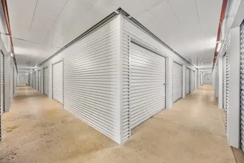 Outrig Storage Keller West photo 3