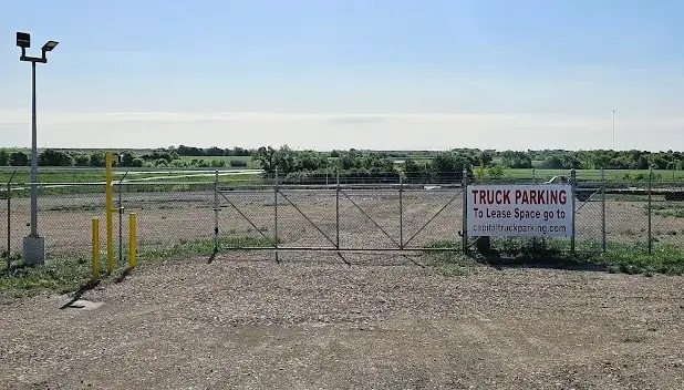 Capital Truck Parking, RV storage in Temple