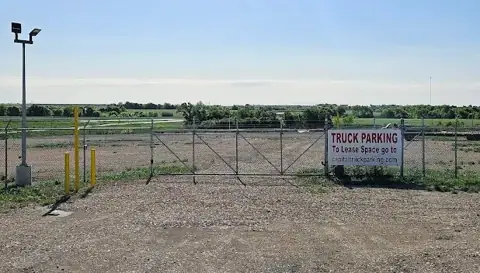 Capital Truck Parking photo 2
