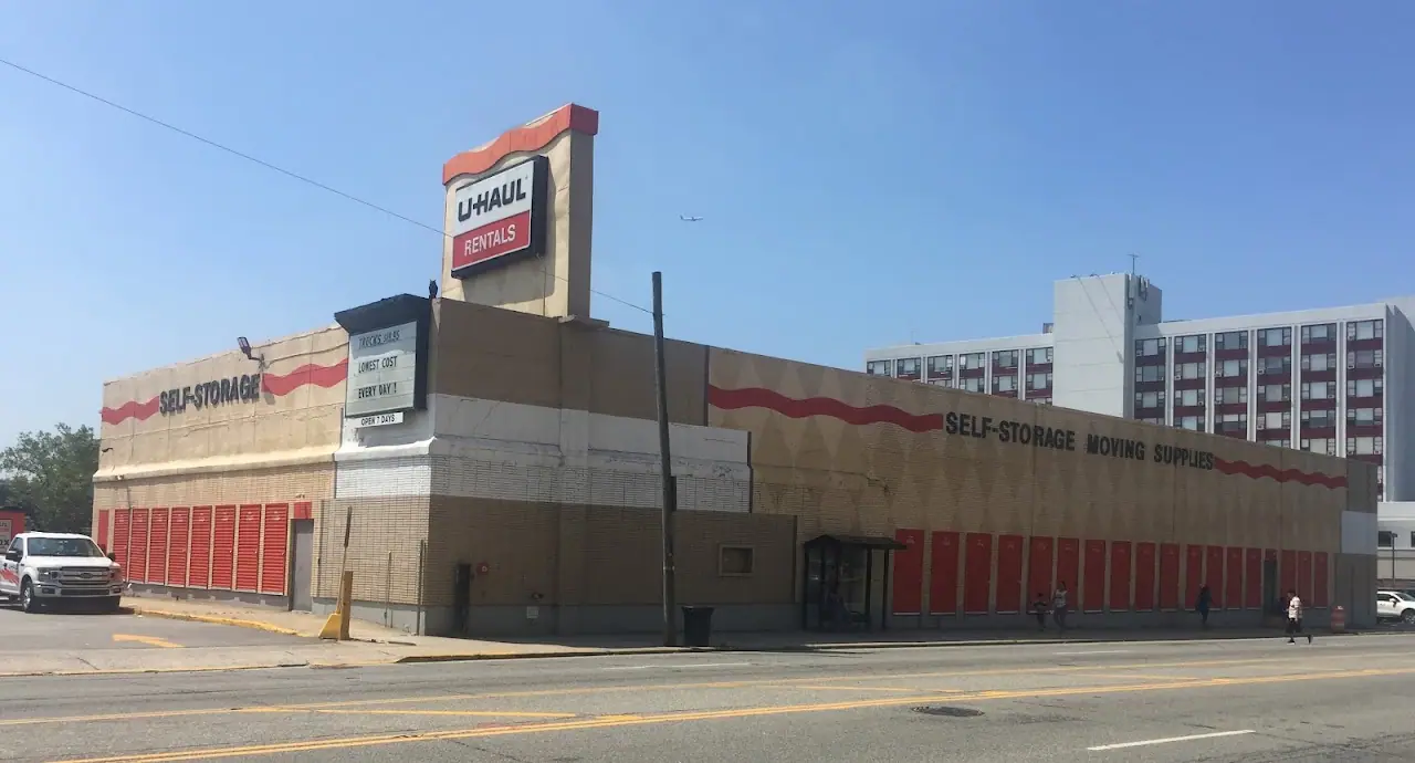 Self-Storage at U-Haul, RV storage in Hempstead