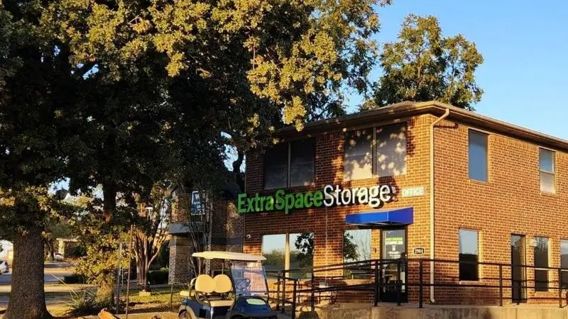 Extra Space Storage, RV storage in Bedford