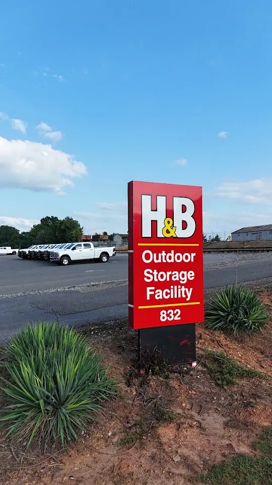 H&B Outdoor Storage, RV storage in Statesville