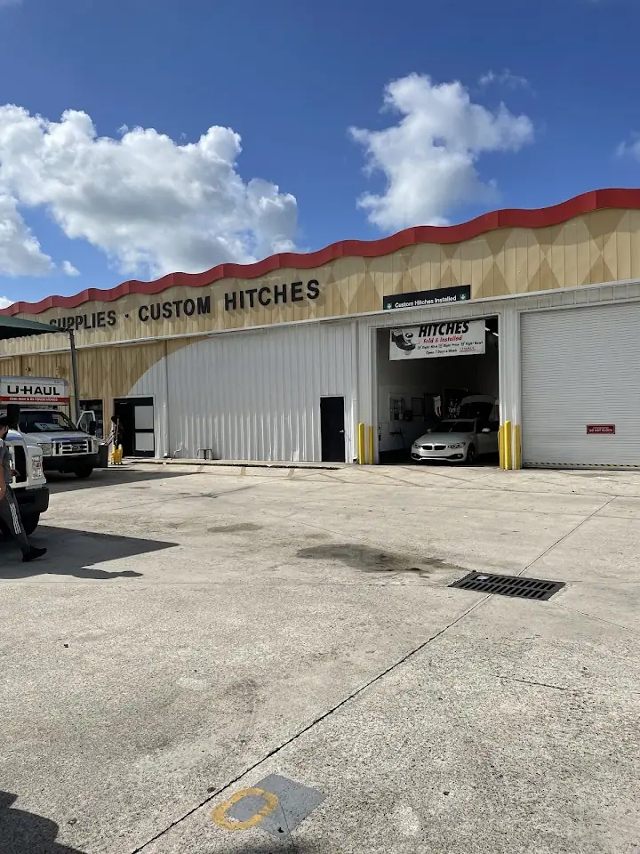 U-Haul Trailer Hitch Super Center at Broward Blvd, RV storage in Fort Lauderdale