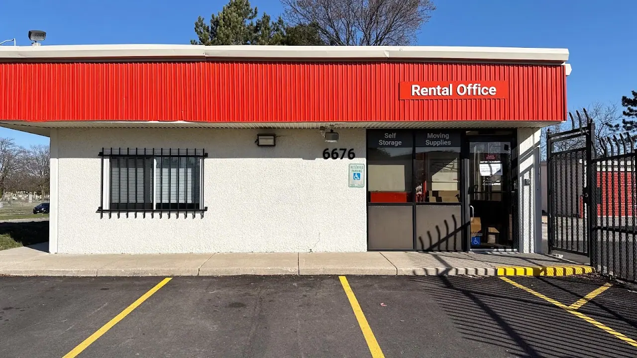 Public Storage, RV storage in Milwaukee