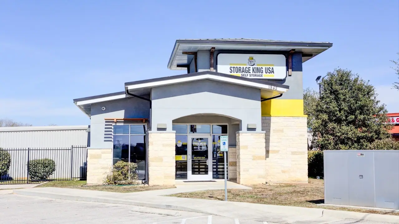 Storage King USA, RV storage in Seguin