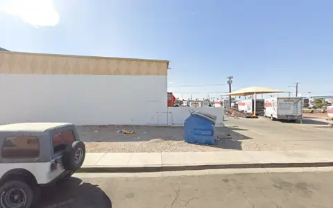 U-Haul Trailer Hitch Super Center at 4th Ave photo 2