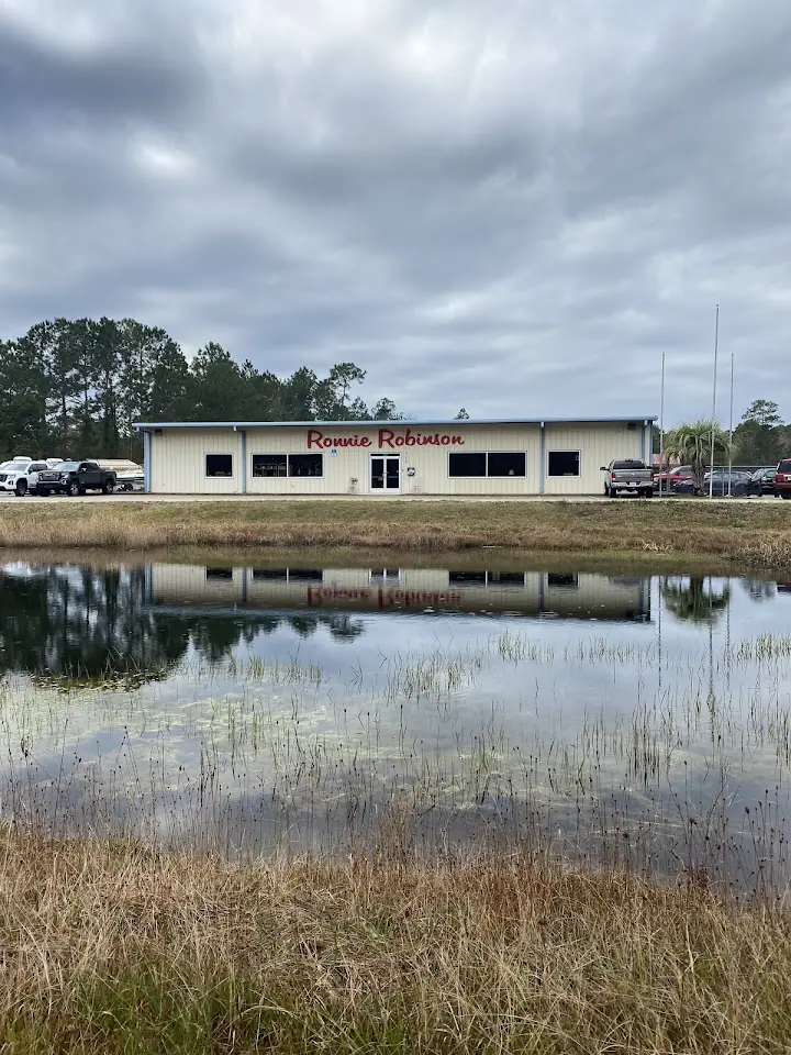 Ronnie Robinson Motors, LLC, RV storage in Green Cove Springs