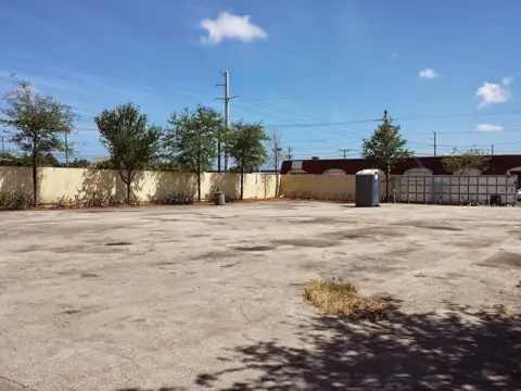 Oakland Parking Lot in Oakland Park, FL