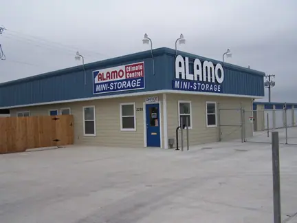 Alamo Mini-Storage - Hutto, RV storage in Hutto