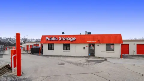 Public Storage in Willowbrook, IL