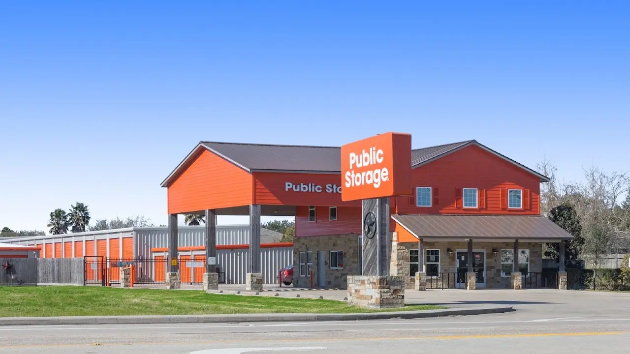 Public Storage, RV storage in Dickinson