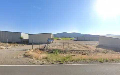 Lakeview Storage photo 2