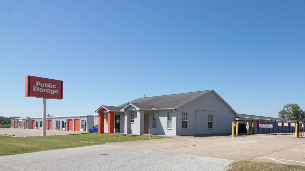Public Storage, RV storage in Dickinson