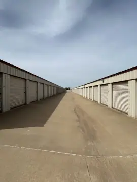 Premium Storage of Tuttle photo 2