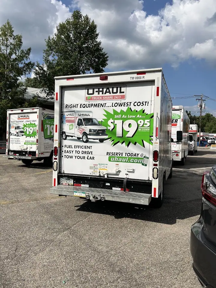 U-Haul Trailer Hitch Super Center at University Ave, RV storage in Champaign