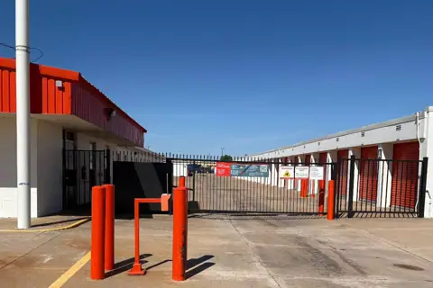 Public Storage photo 2