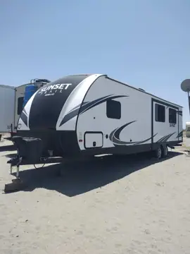 Top Flight Vehicle Storage - Adelanto RV Storage and Trailer Storage in El Mirage, CA