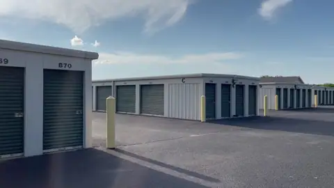 Shaw Parkway Storage photo 3