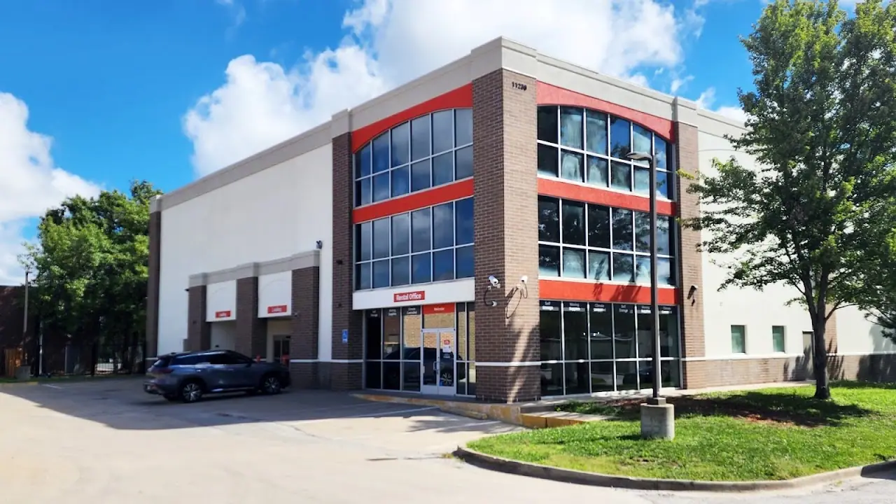 Public Storage, RV storage in Overland Park