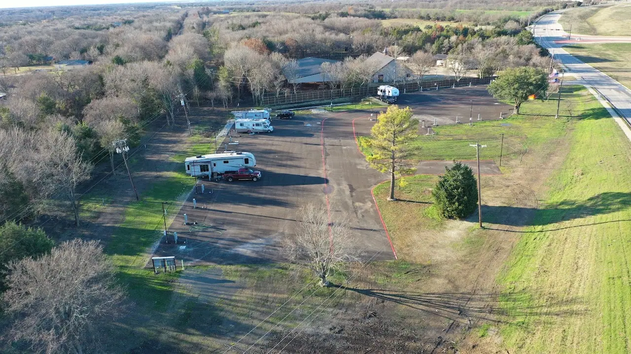 Dallas Melissa RV and Tiny Home Park, RV storage in Melissa