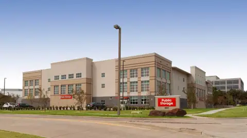 Public Storage in Irving, TX