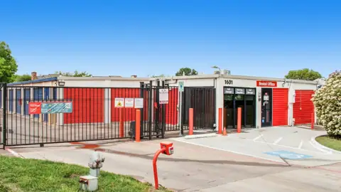Public Storage in Arlington, TX