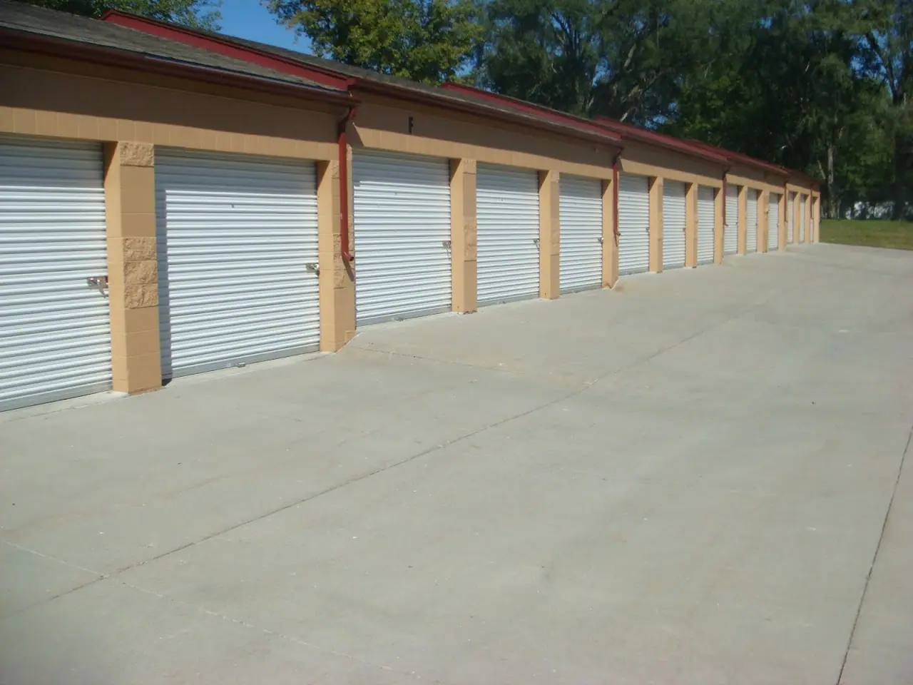 Milt's Mini Storage, RV storage in Bellevue