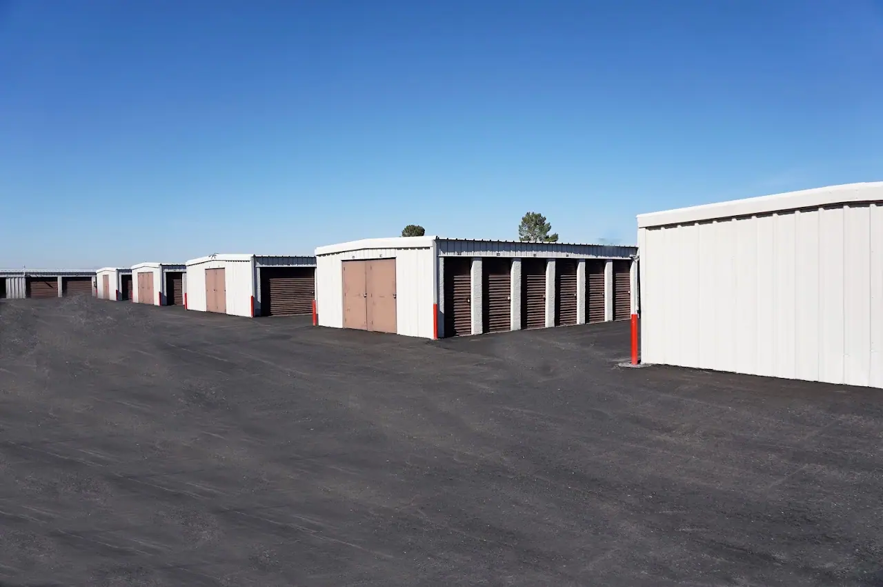 EZY-WAY Mini Storage, RV storage in Glendale