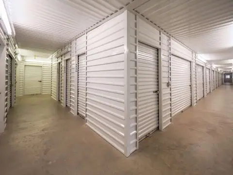 Curio Storage IAH Airport photo 3
