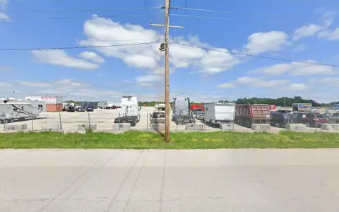 TLT YARD All Star Parking photo 2