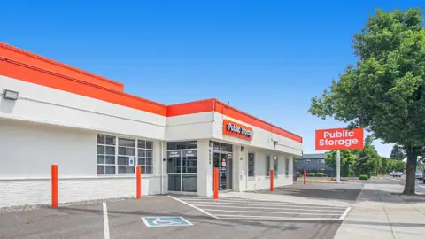 Public Storage in Portland, OR