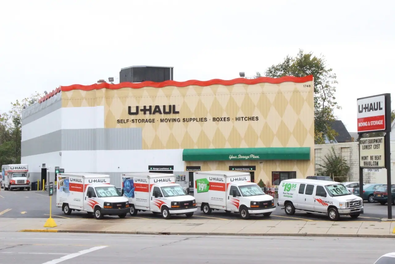 Self-Storage at U-Haul, RV storage in Buffalo