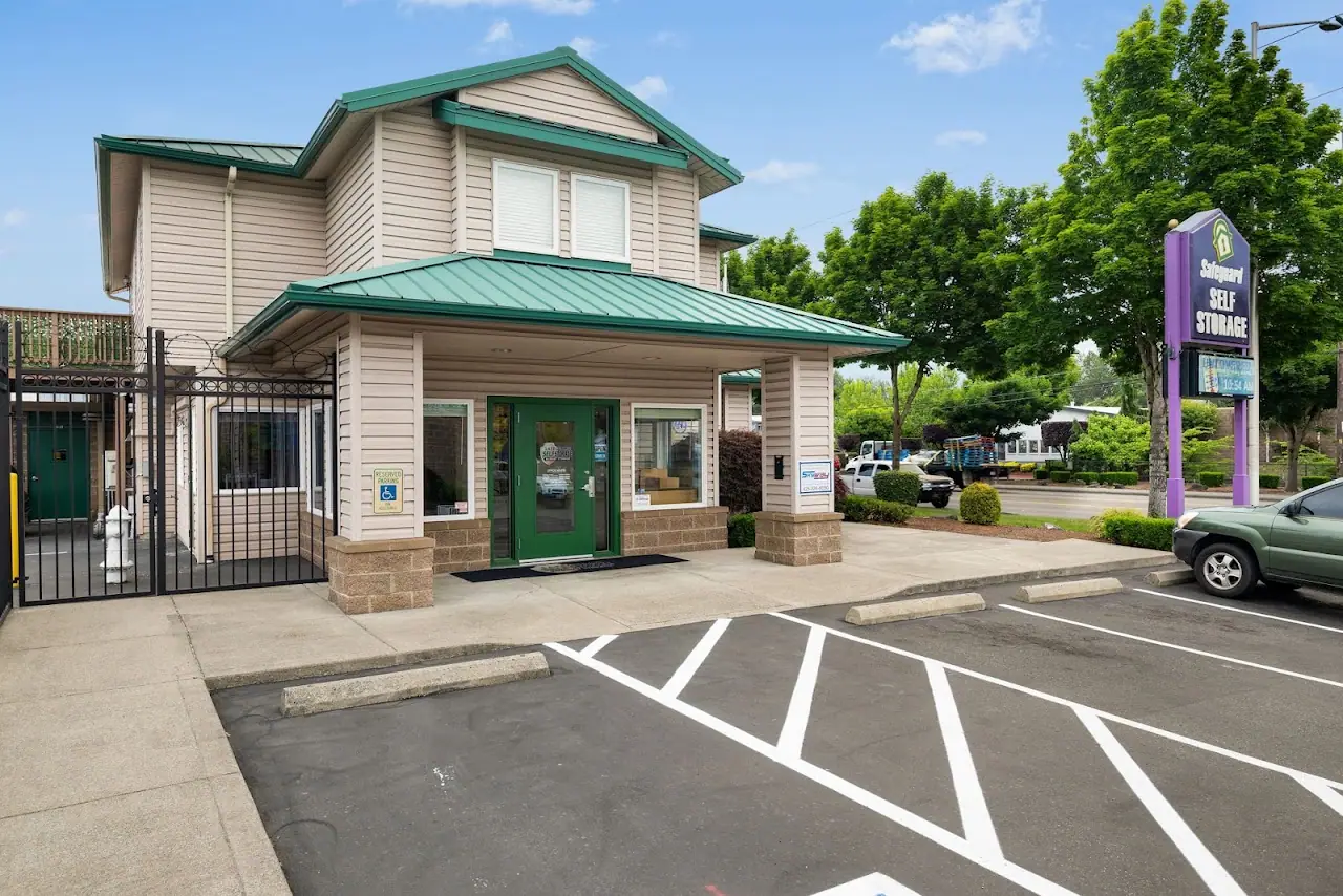 Safeguard Self Storage Kent, RV storage in Kent