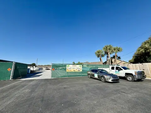 Lona’s Boat and RV Storage in Navarre, FL