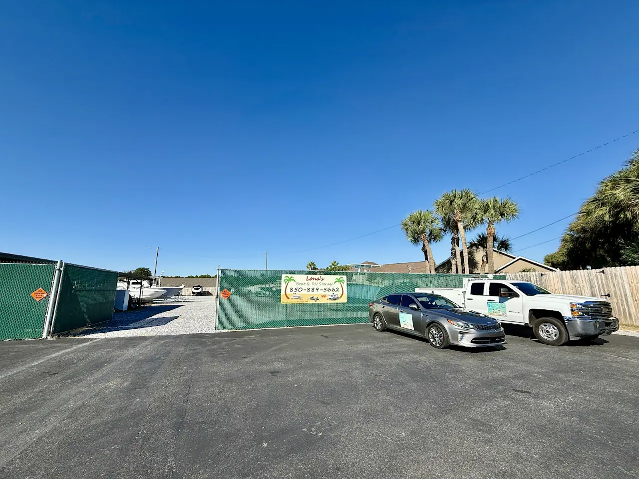 Lona’s Boat and RV Storage, RV storage in Navarre
