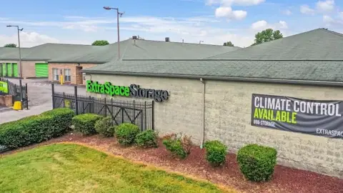 Extra Space Storage in Louisville, KY
